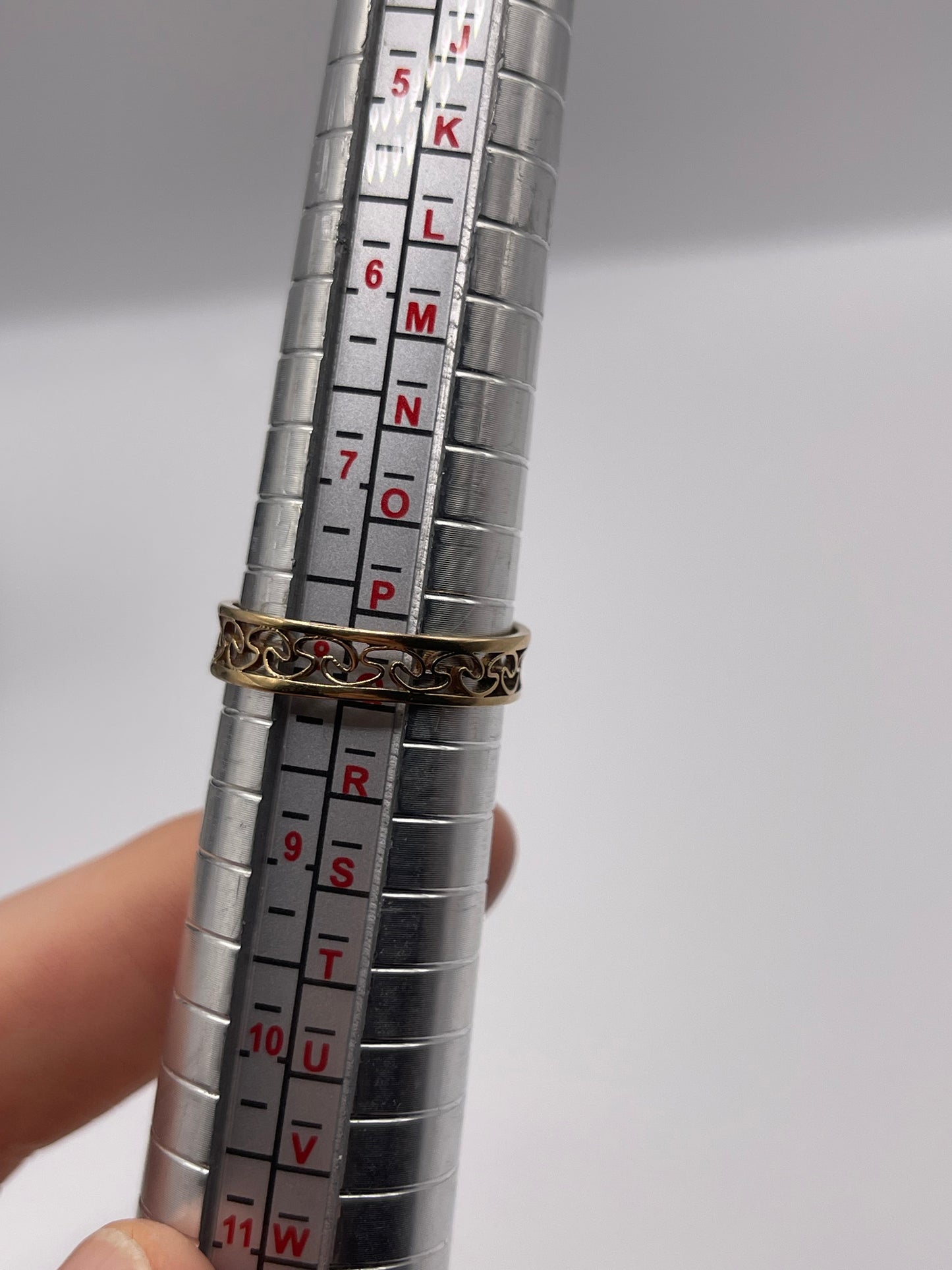 9ct gold patterned band