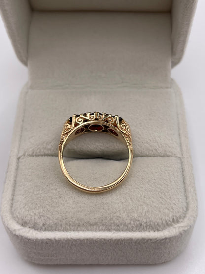 9ct gold garnet ring