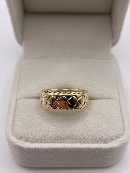 9ct gold patterned band