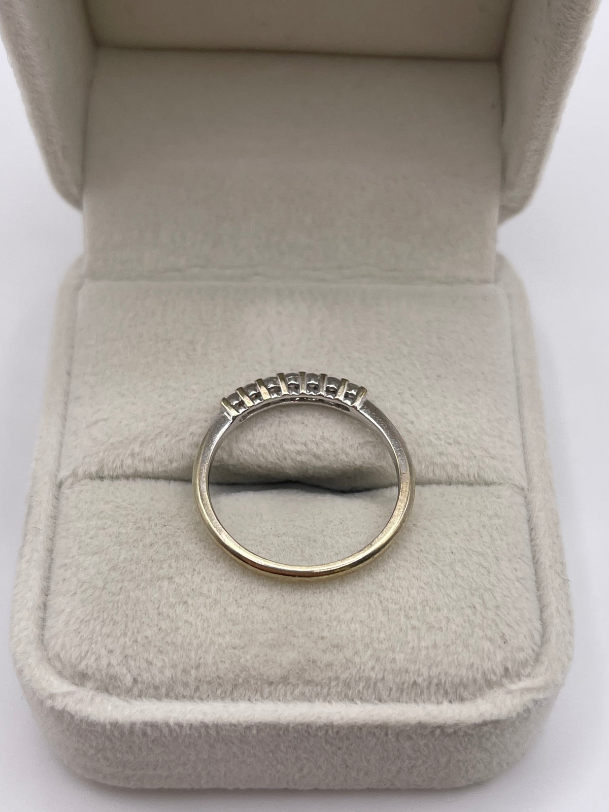 9ct white gold diamond ring