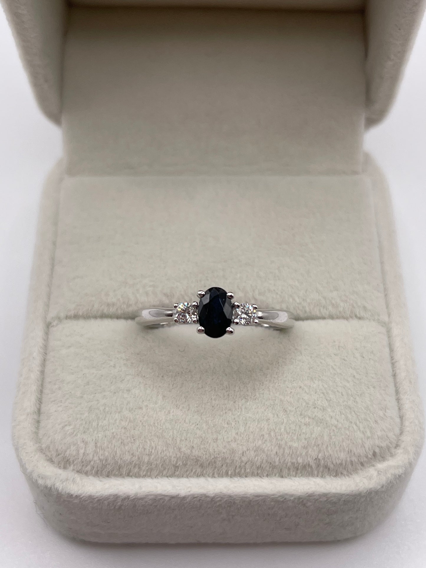 9ct white gold sapphire and diamond ring