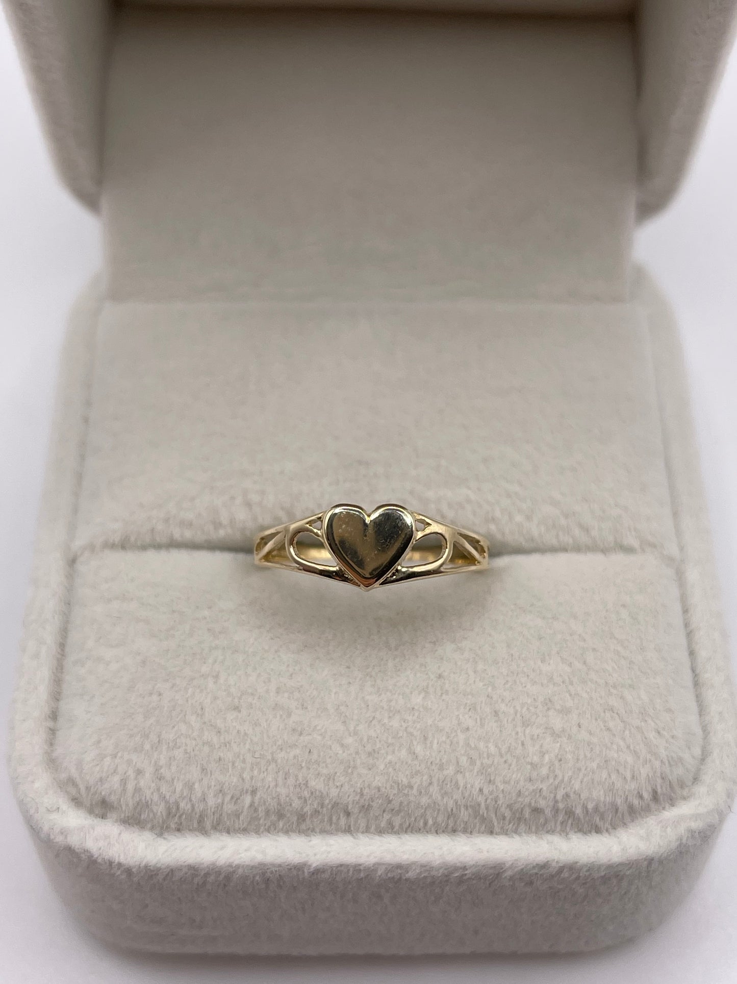 9ct gold heart ring