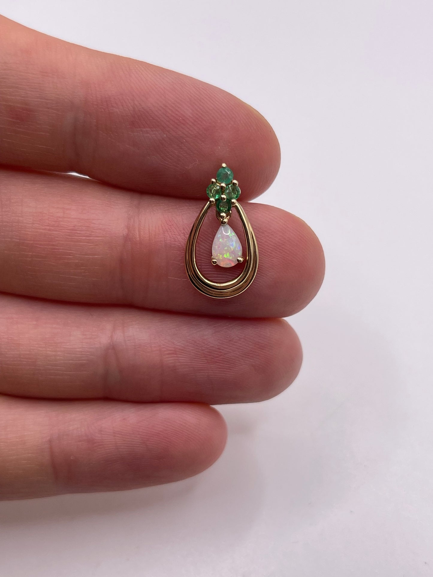 9ct gold opal and emerald pendant