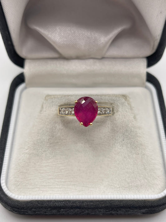 18ct gold ruby and diamond ring
