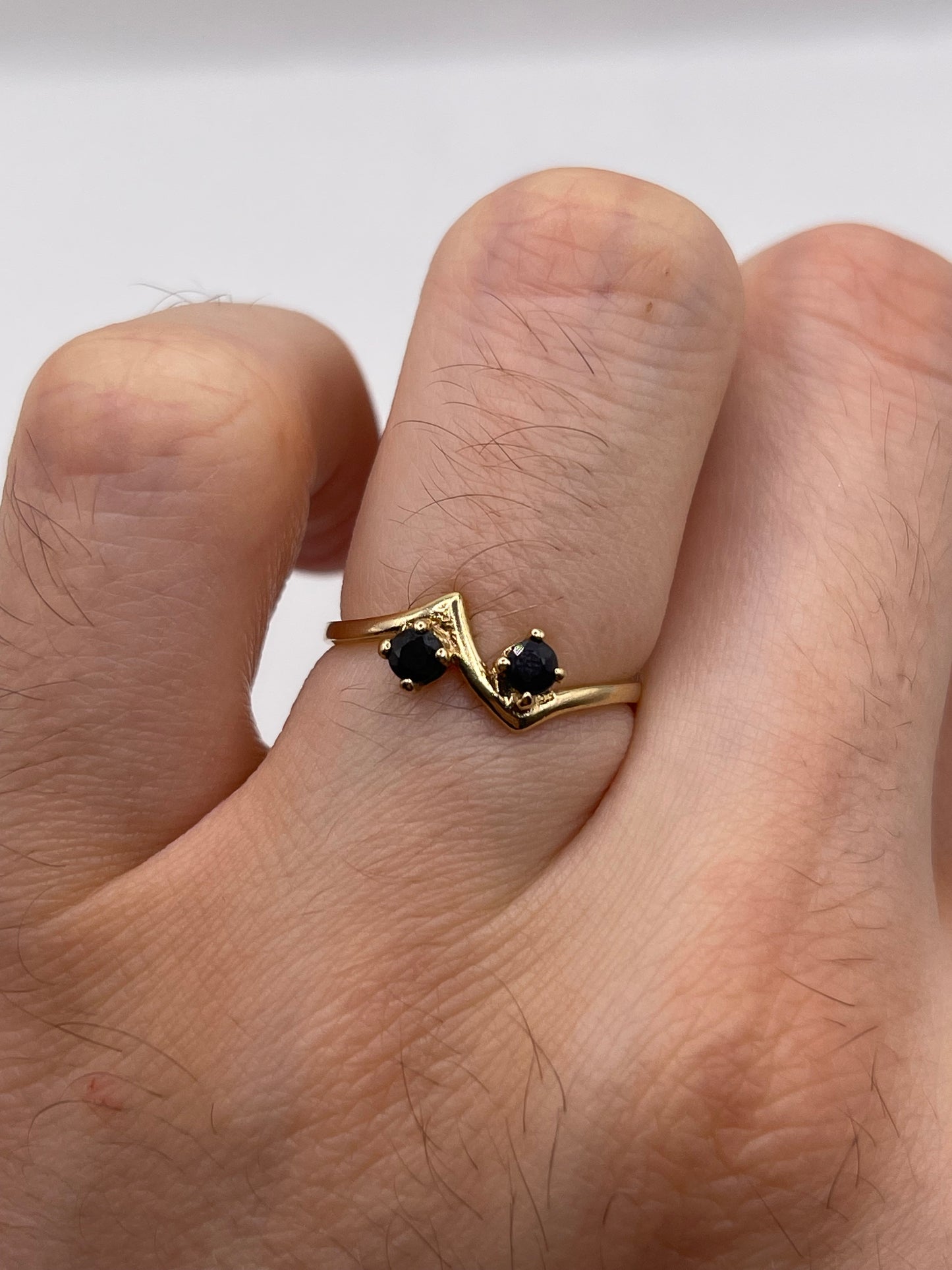 9ct gold sapphire ring