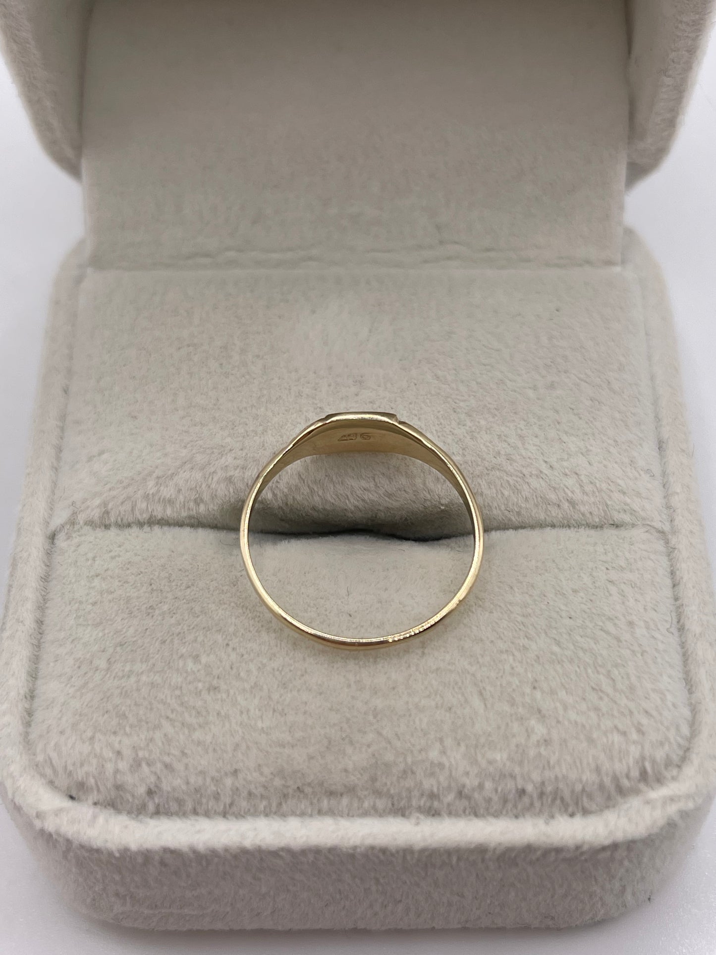 9ct gold signet ring