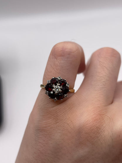18ct gold garnet and diamond ring