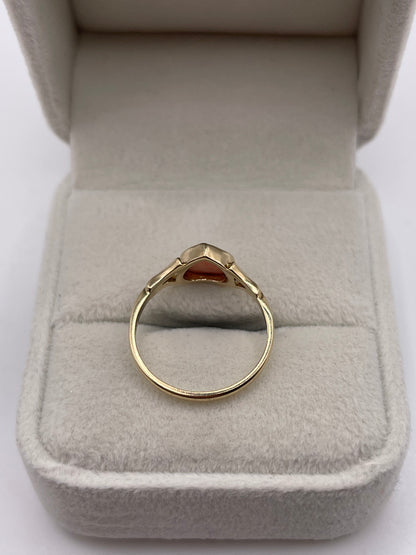 9ct gold heart coral ring