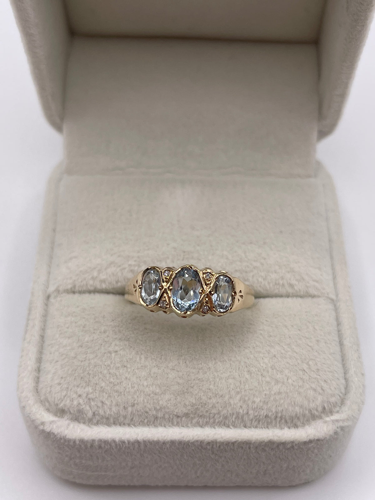 9ct gold topaz and diamond ring