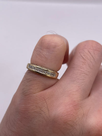 9ct gold diamond ring