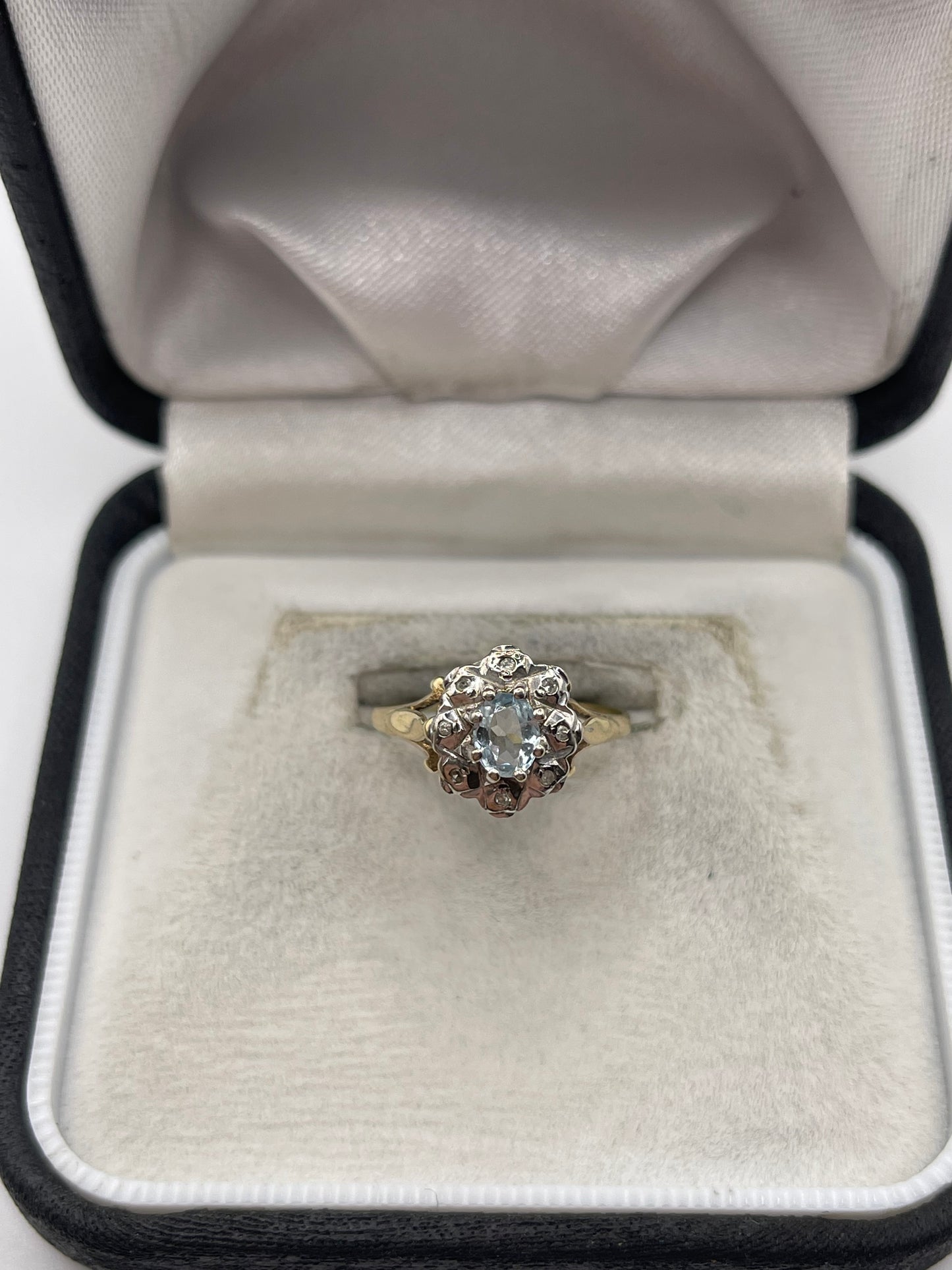 9ct gold topaz and diamond ring