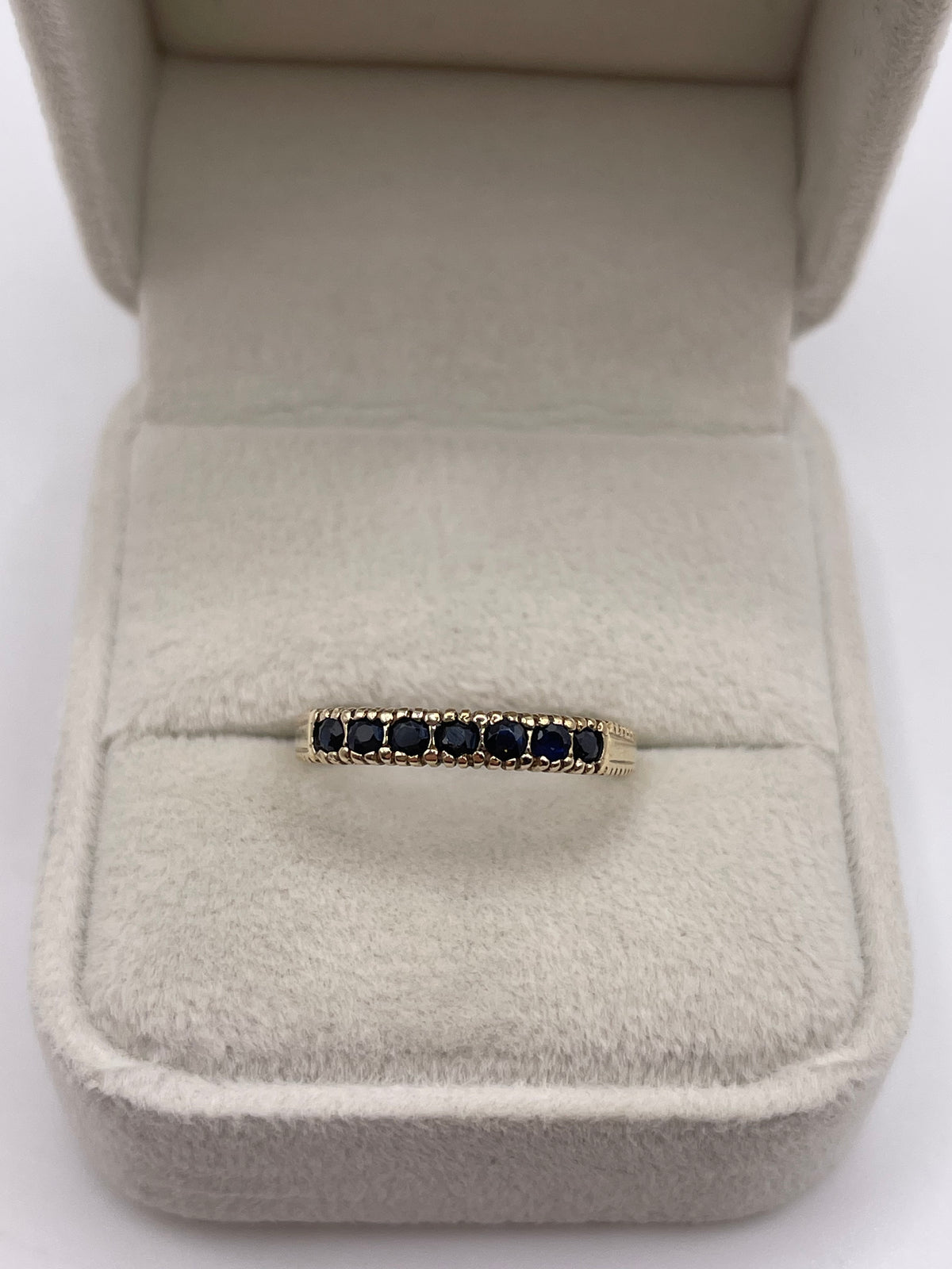 9ct gold sapphire ring