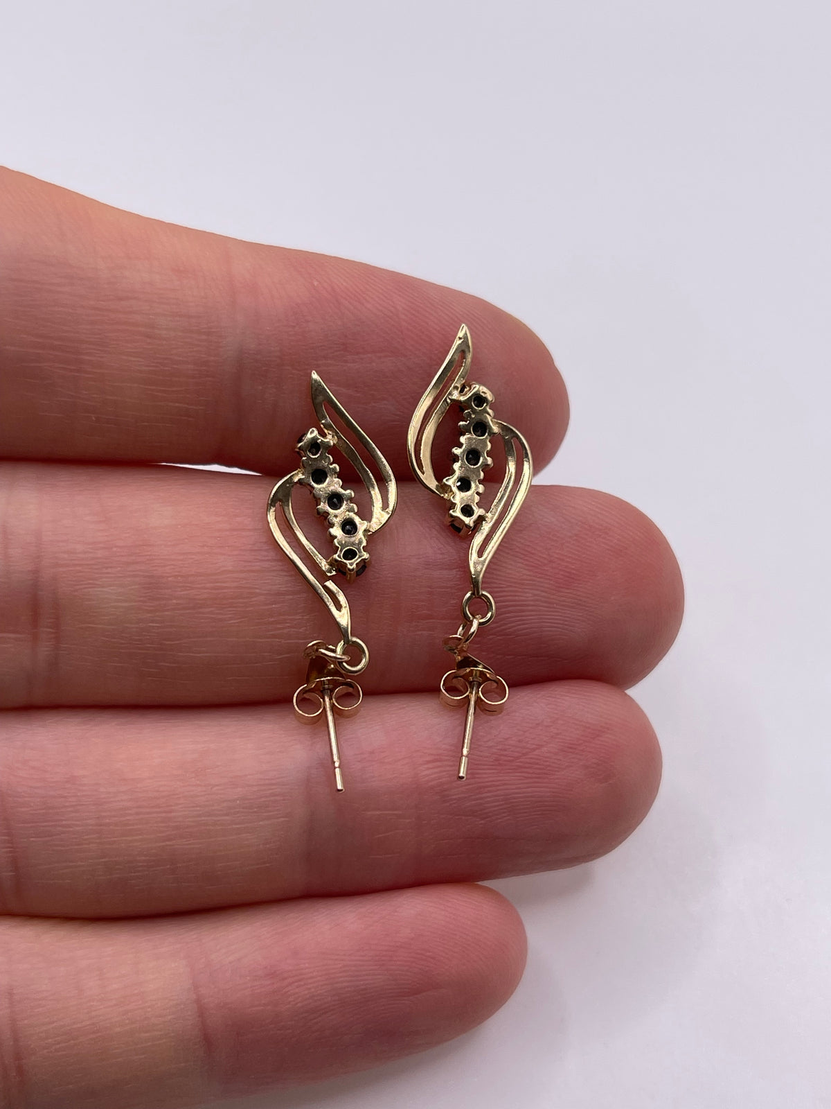 9ct gold sapphire earrings