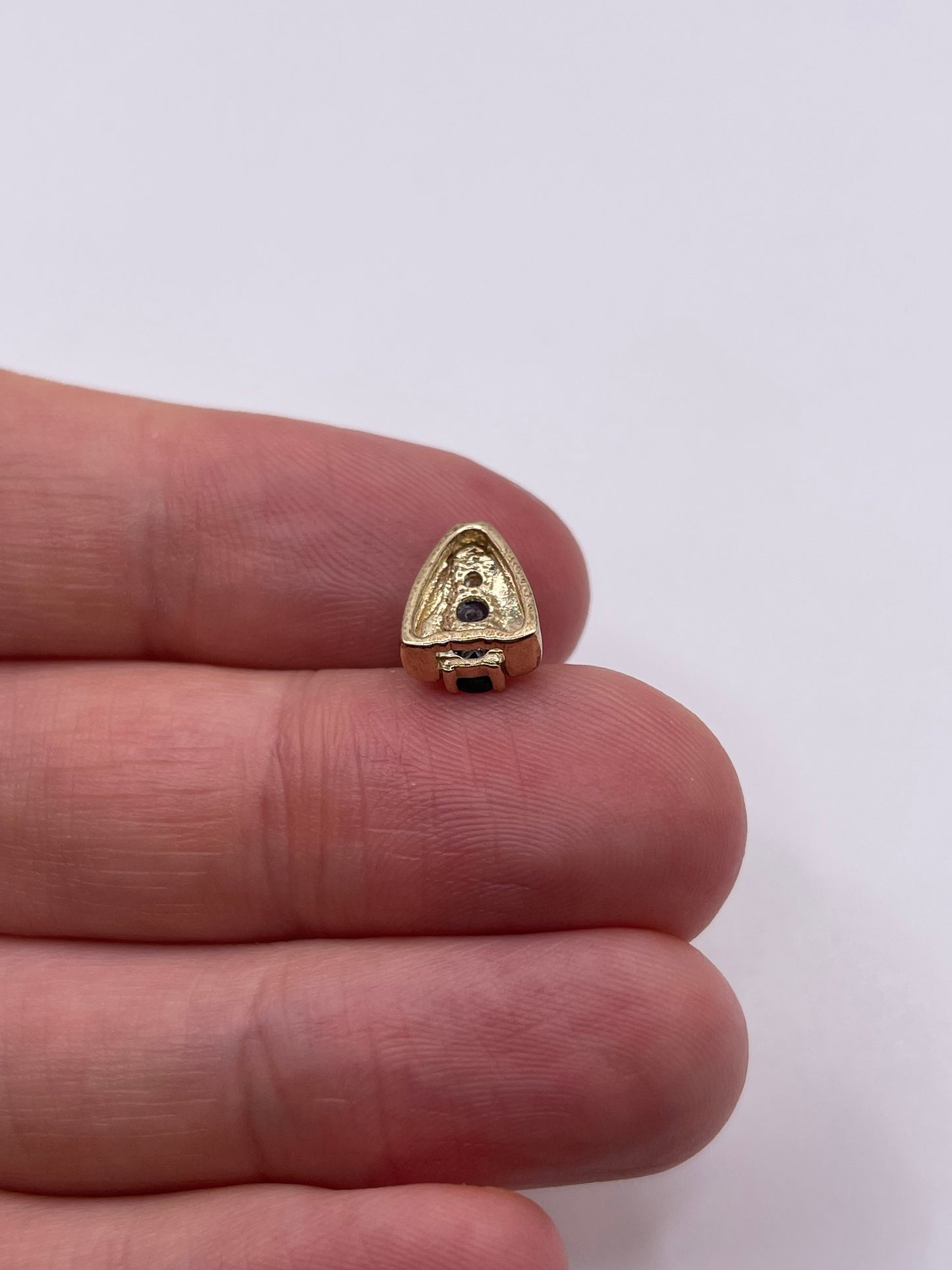 9ct gold sapphire and diamond pendant