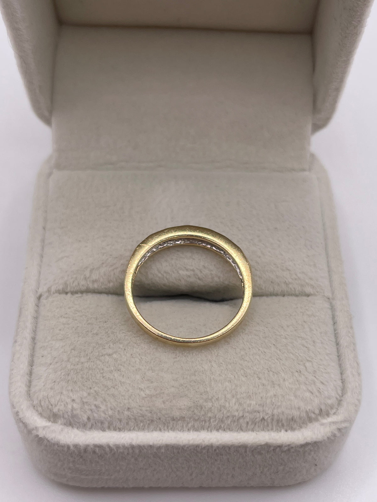9ct gold diamond ring