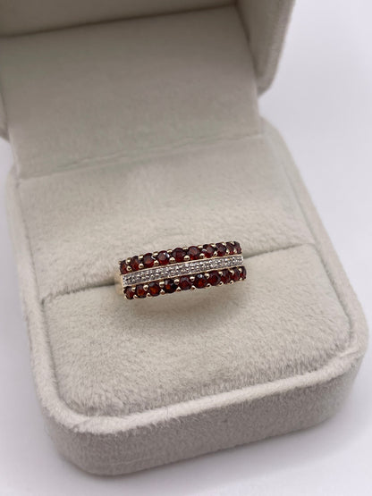 9ct gold garnet and diamond ring