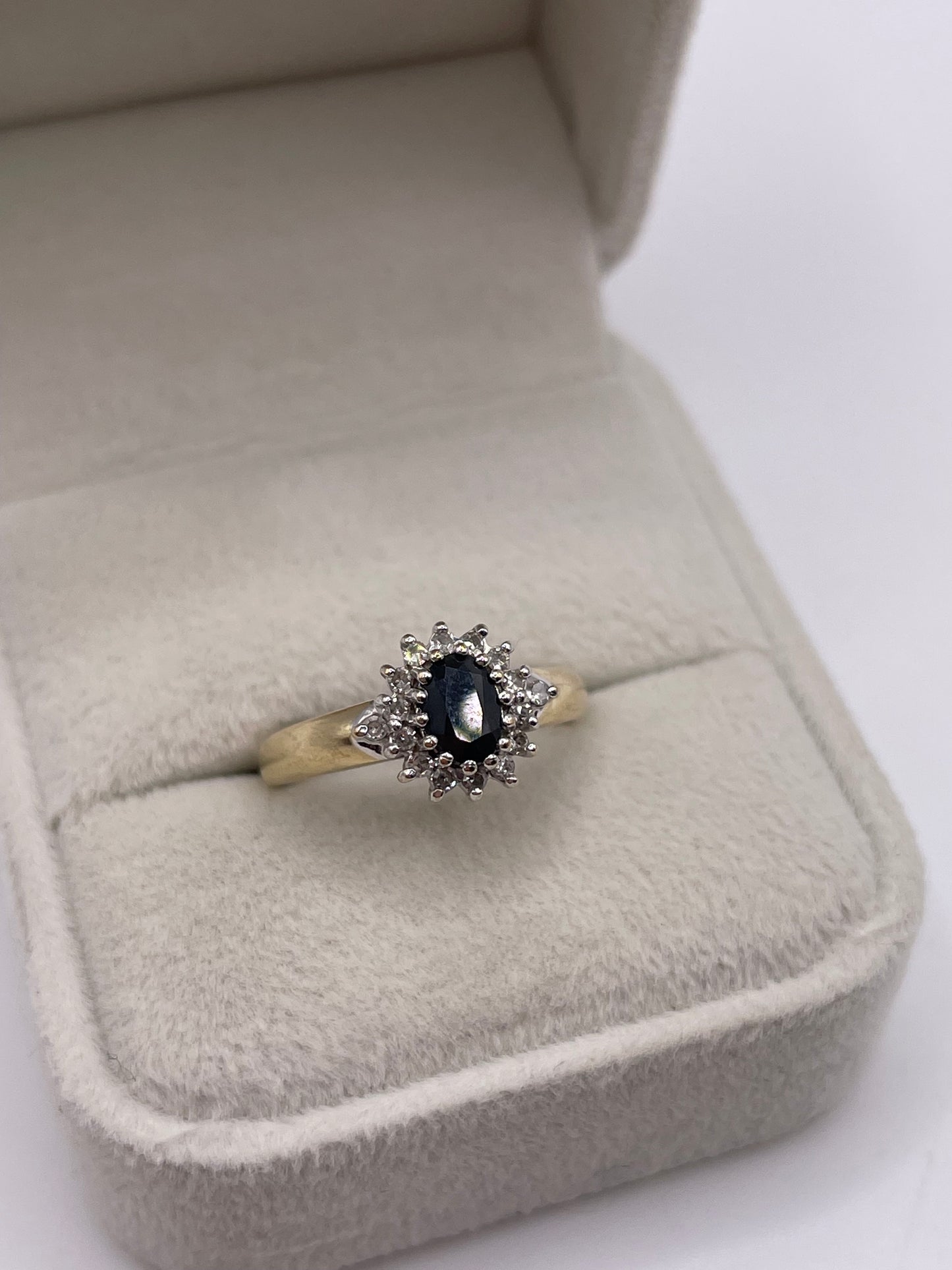 9ct gold sapphire and diamond ring