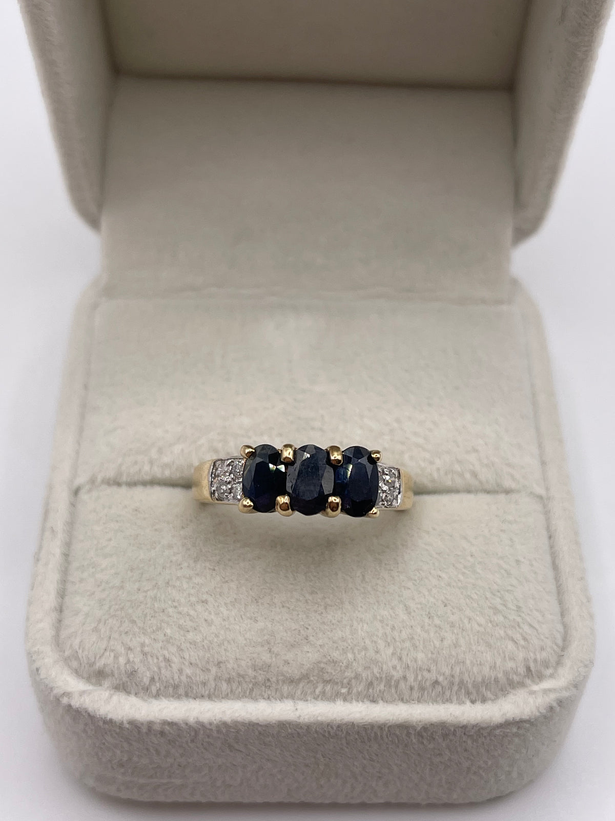 9ct gold sapphire and diamond ring