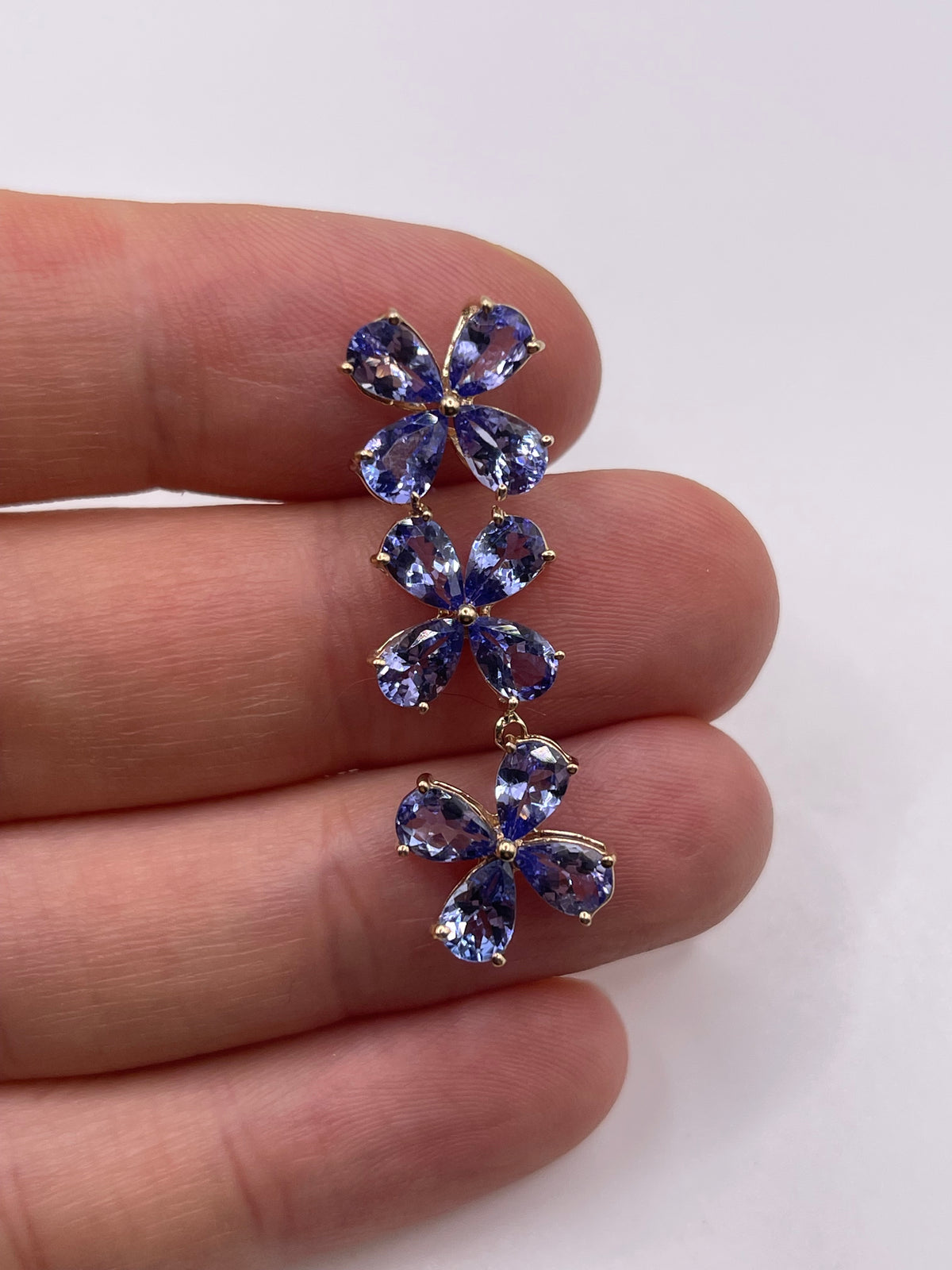 9ct gold tanzanite pendant