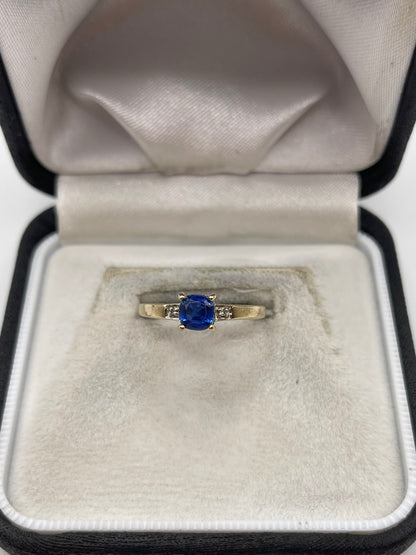 9ct gold kyanite and diamond ring