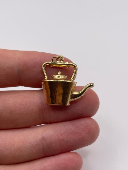 9ct gold kettle charm