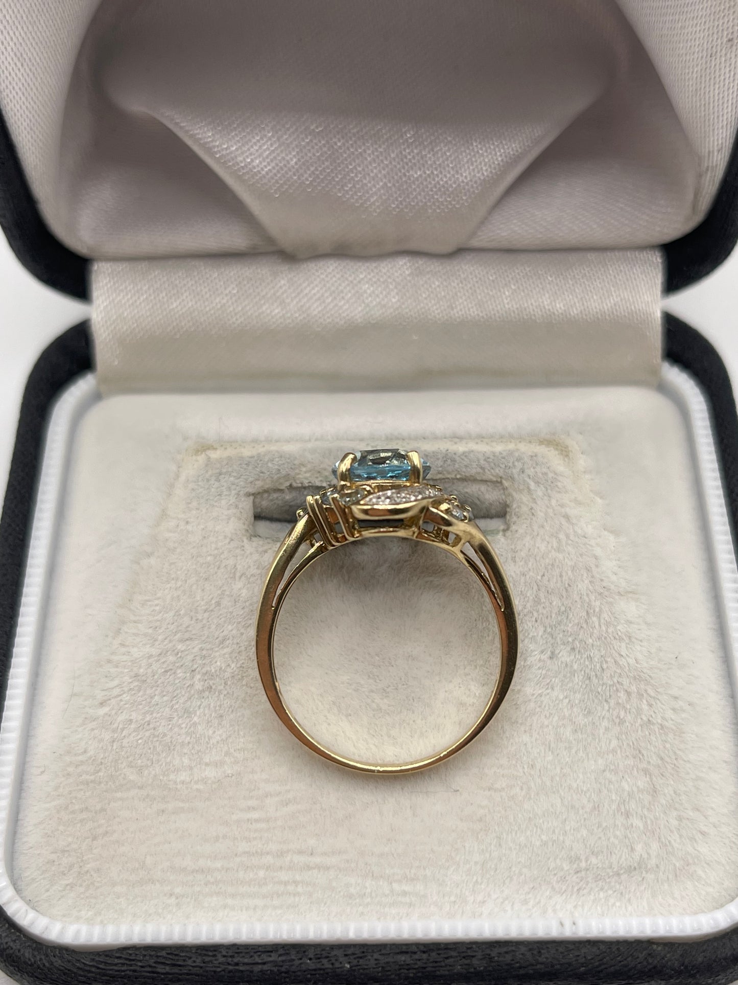 9ct gold blue topaz and diamond ring