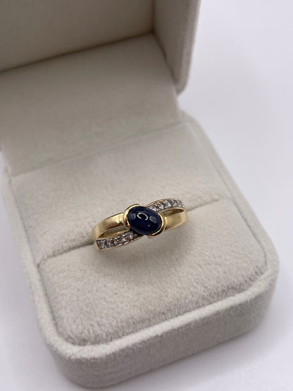 9ct gold cabochon sapphire and zircon ring