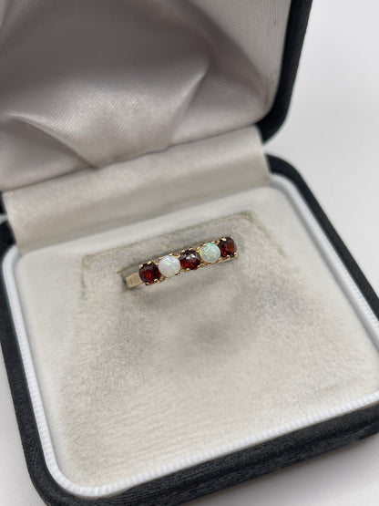 9ct gold opal and garnet ring