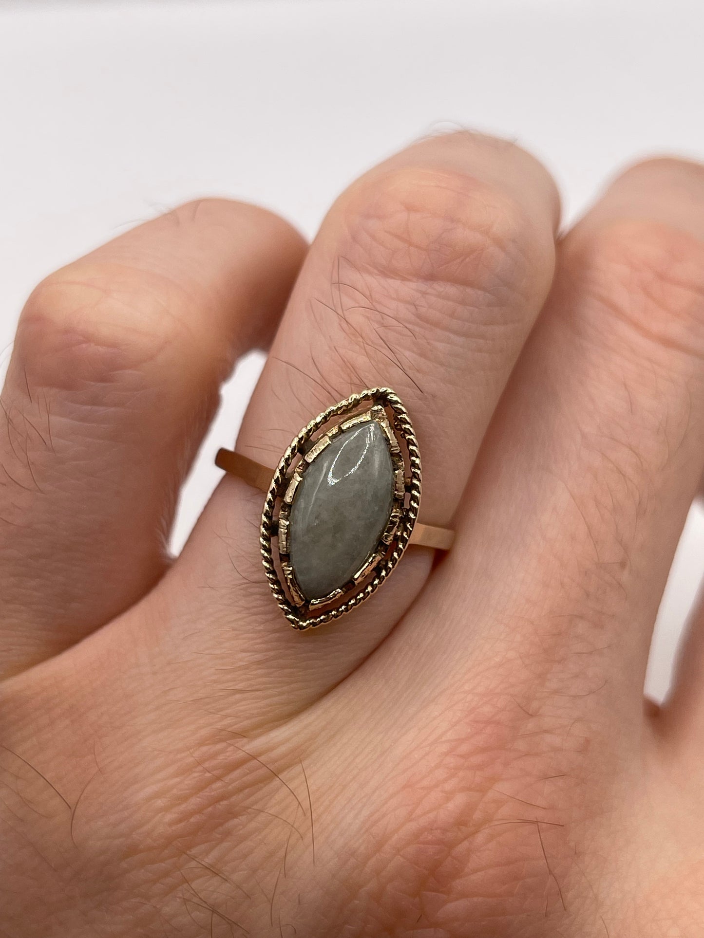 9ct gold jade ring