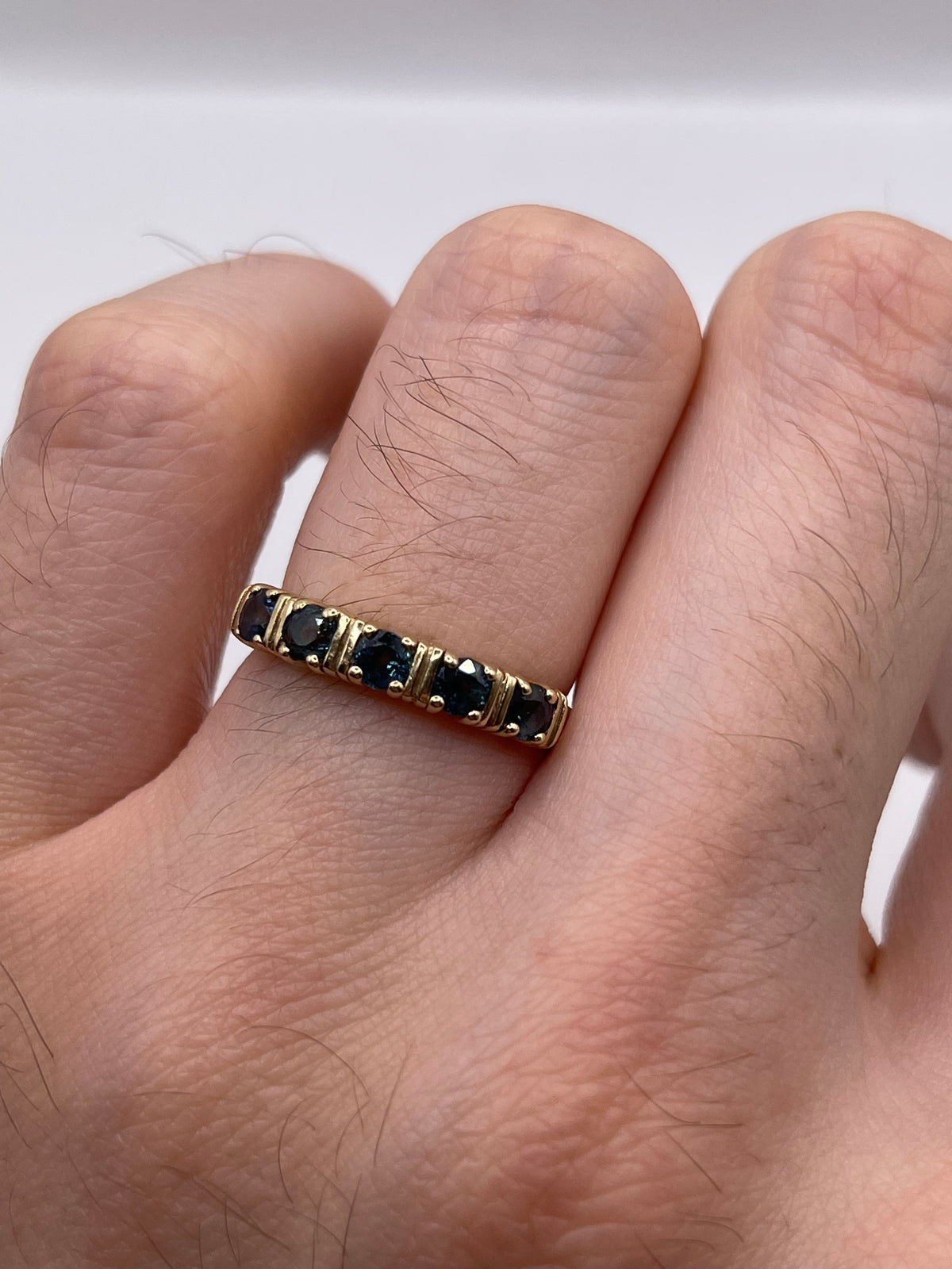9ct gold sapphire ring