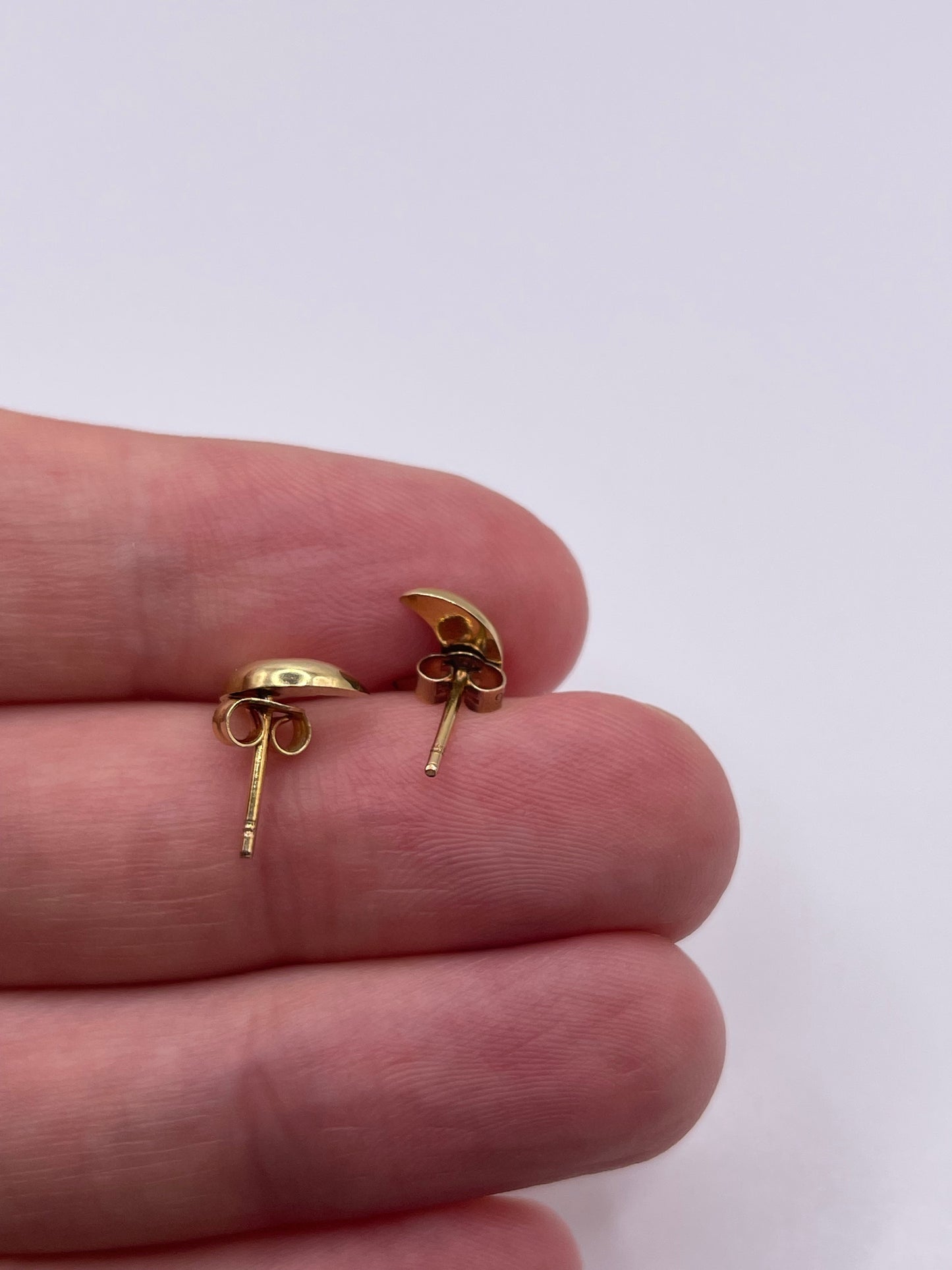 9ct gold crescent earrings