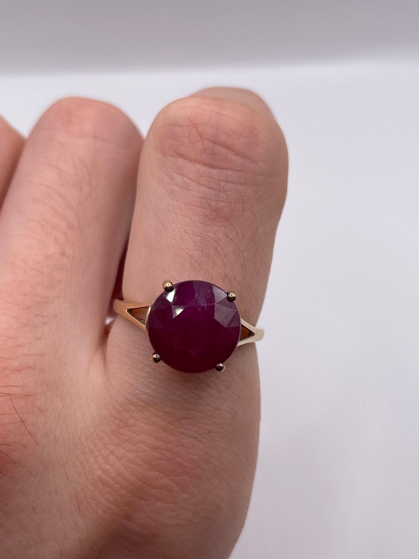 9ct gold ruby ring