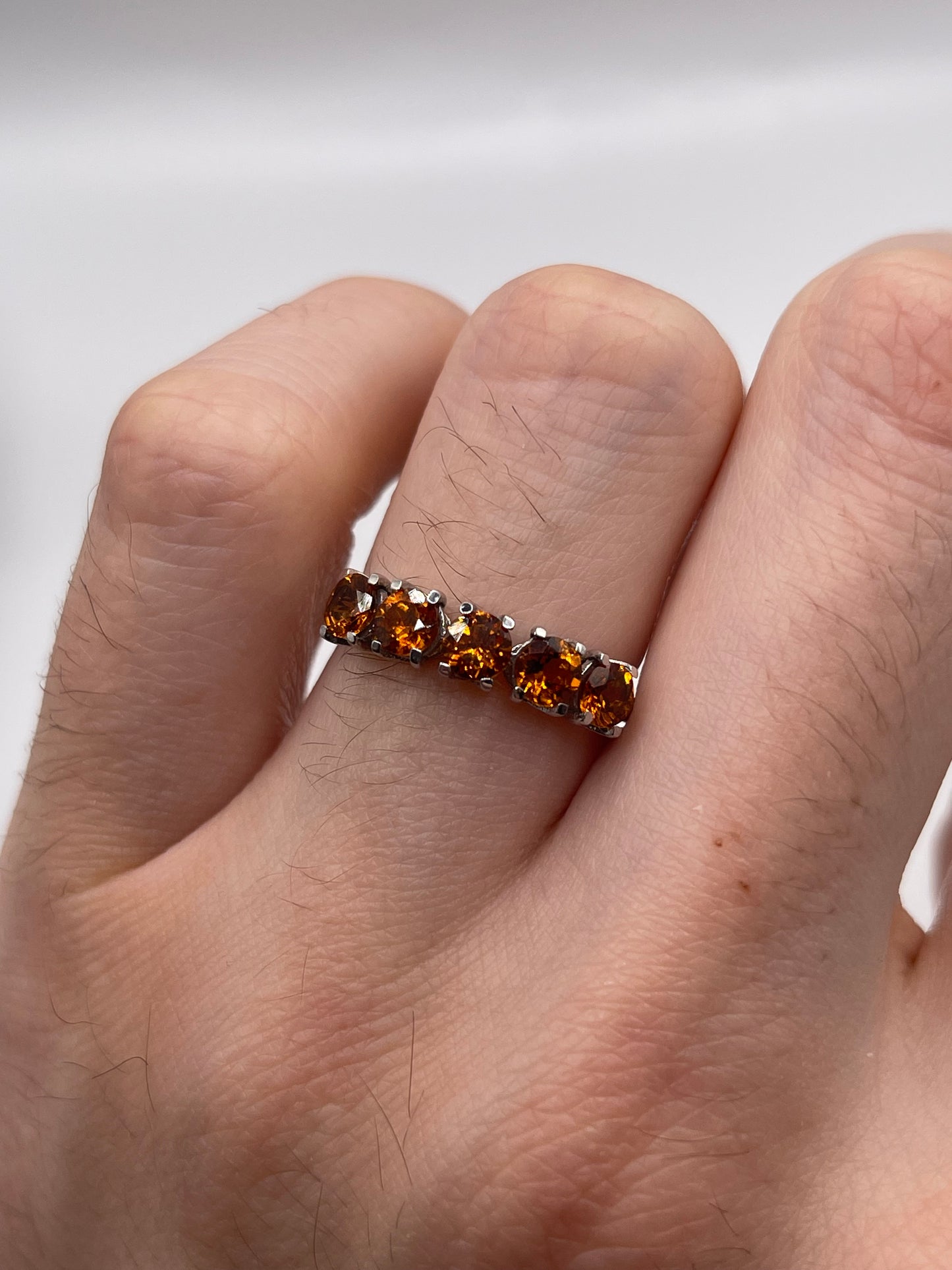 9ct white gold garnet ring