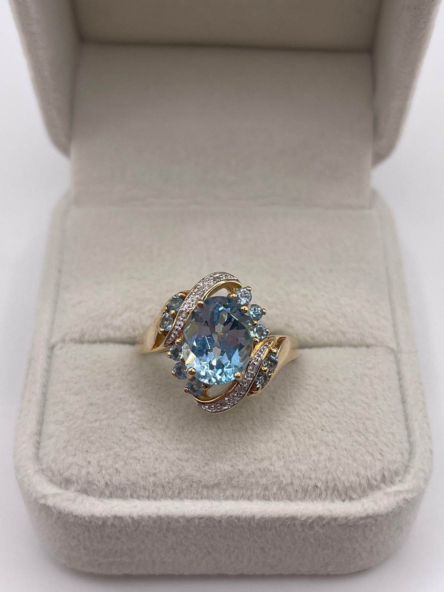 9ct gold topaz and diamond ring