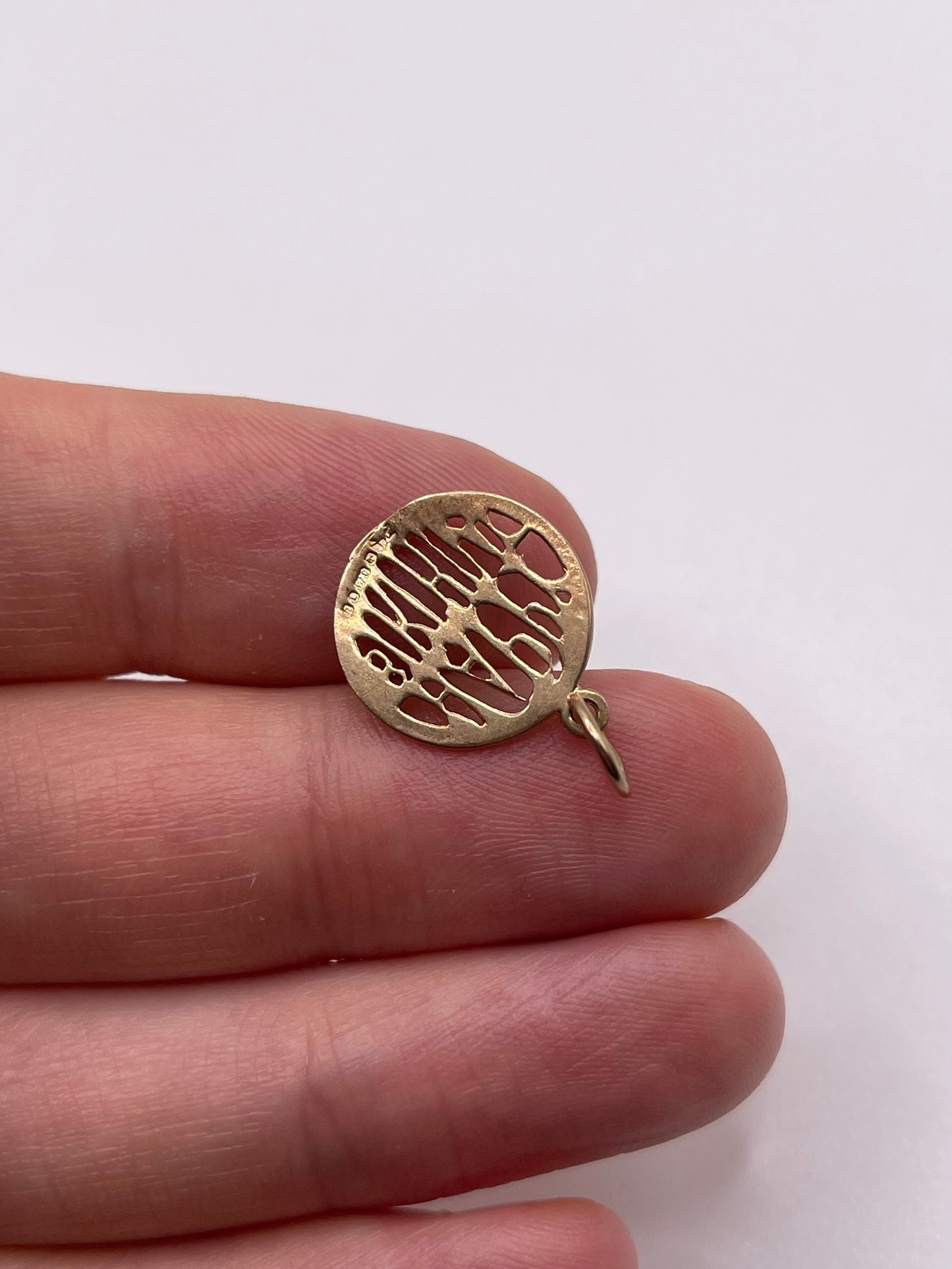 9ct gold happy birthday charm