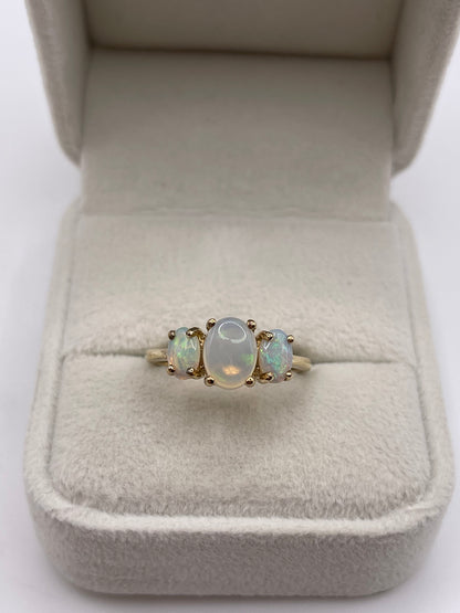 9ct gold opal ring
