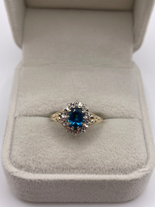 9ct gold topaz and diamond ring