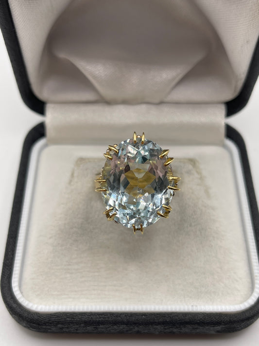 18ct gold blue topaz ring