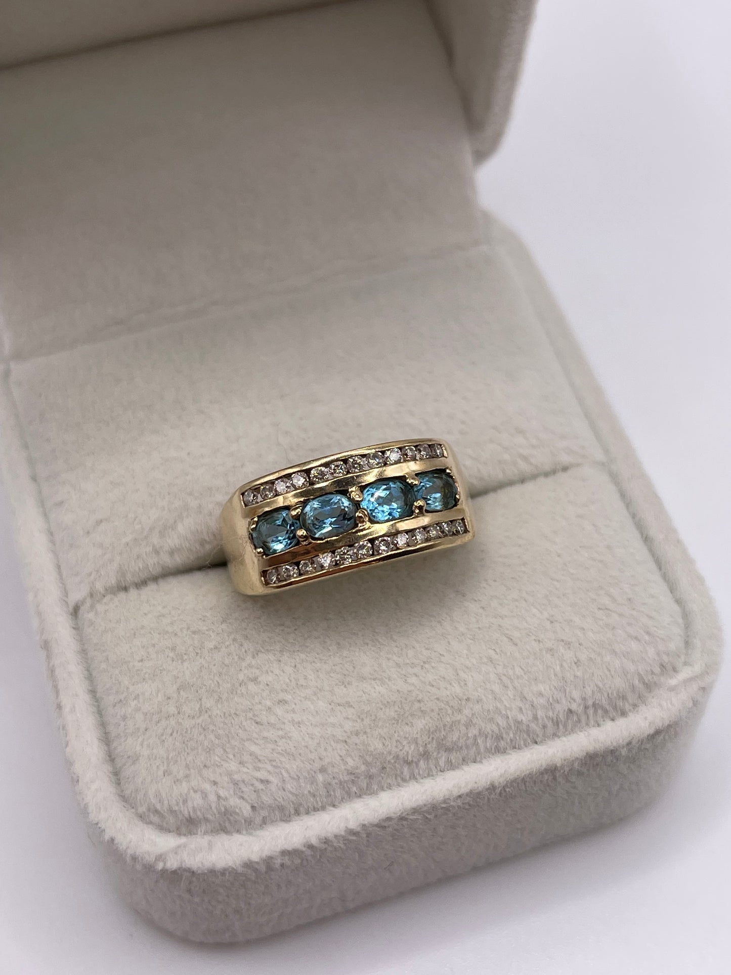 9ct gold topaz and diamond ring