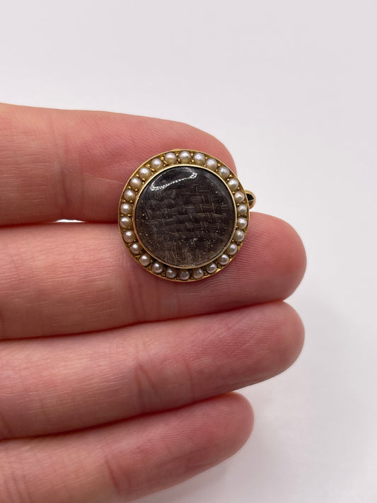 Antique 15ct gold pearl mourning brooch