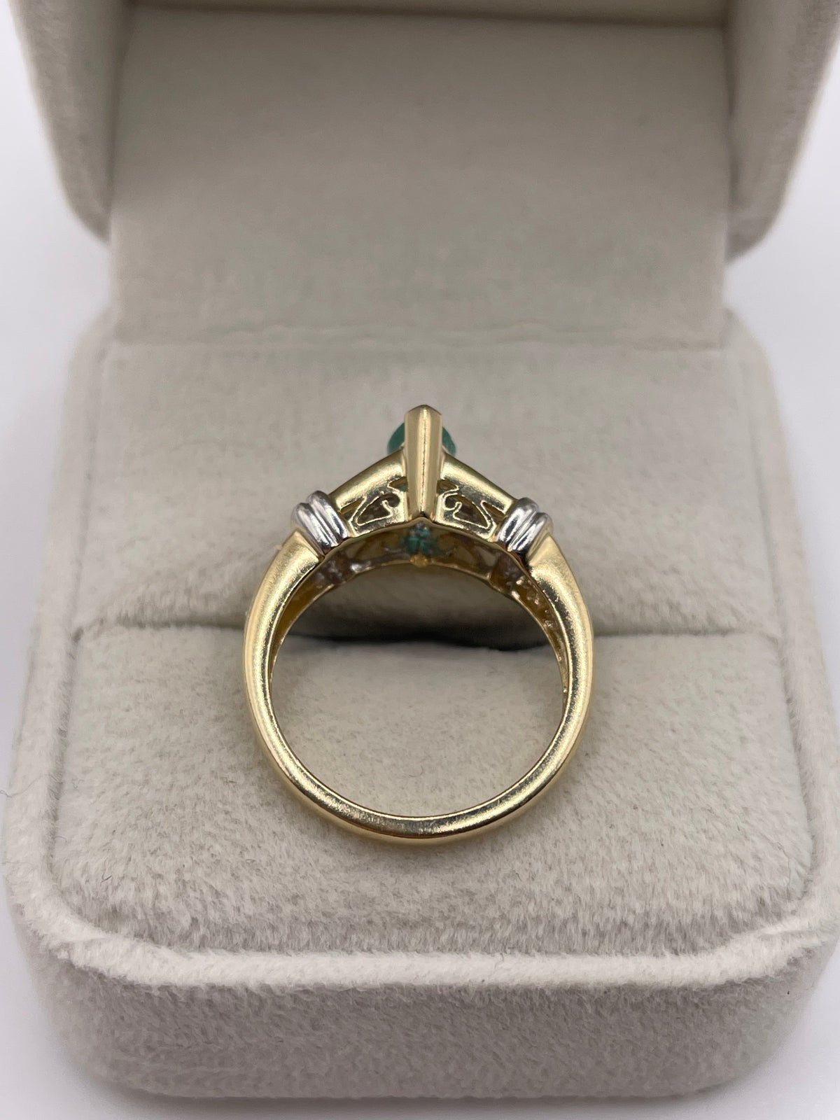 14ct gold emerald and diamond ring
