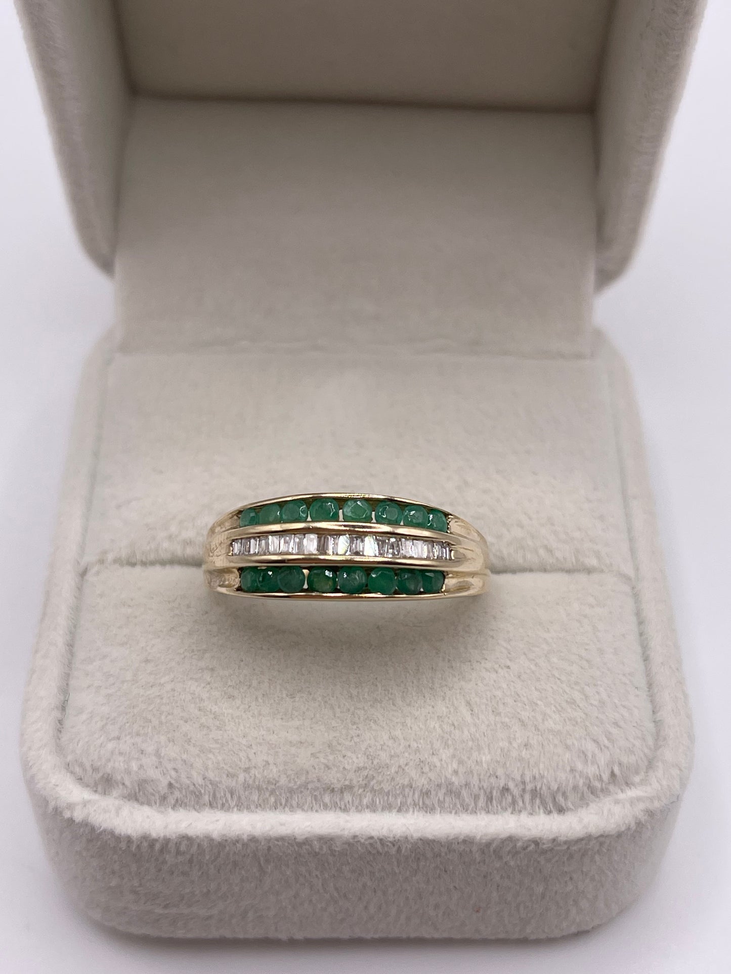 9ct gold emerald and diamond ring