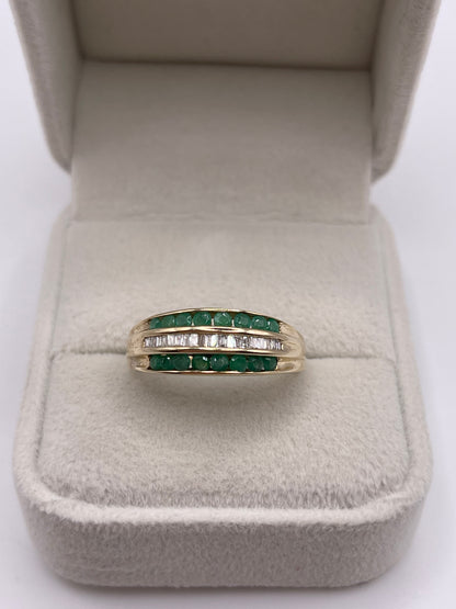 9ct gold emerald and diamond ring