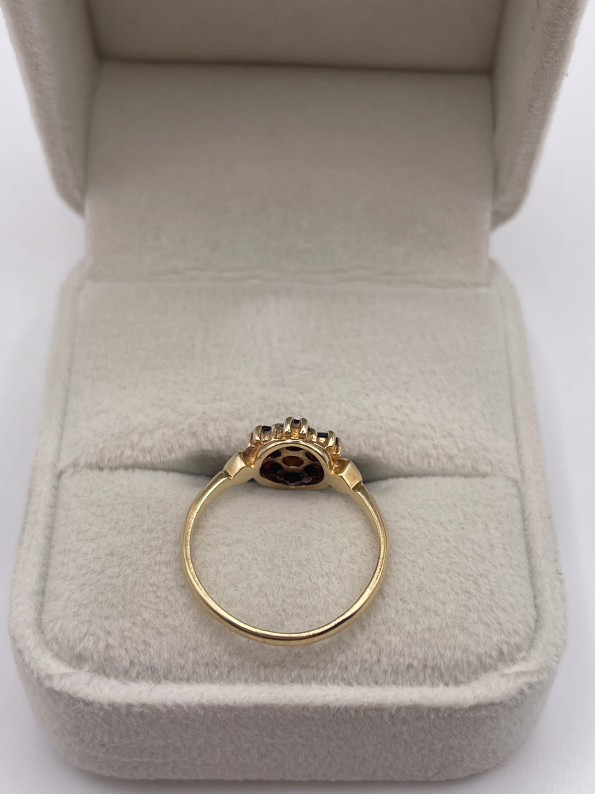 9ct gold garnet cluster ring
