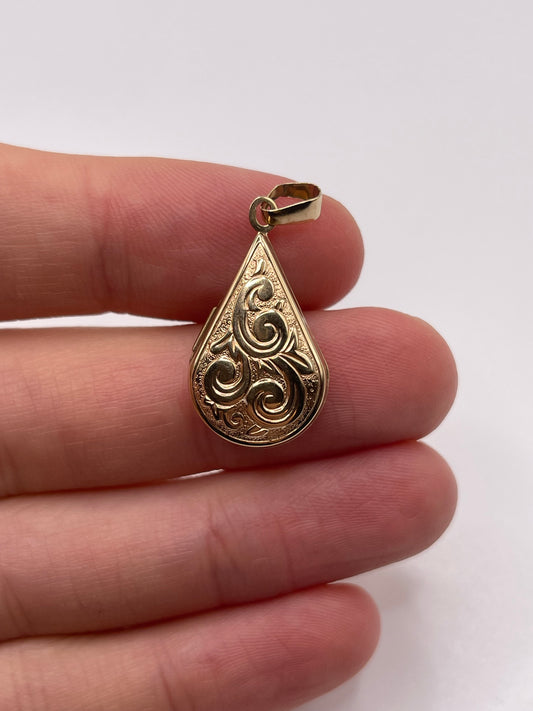 9ct gold locket pendant