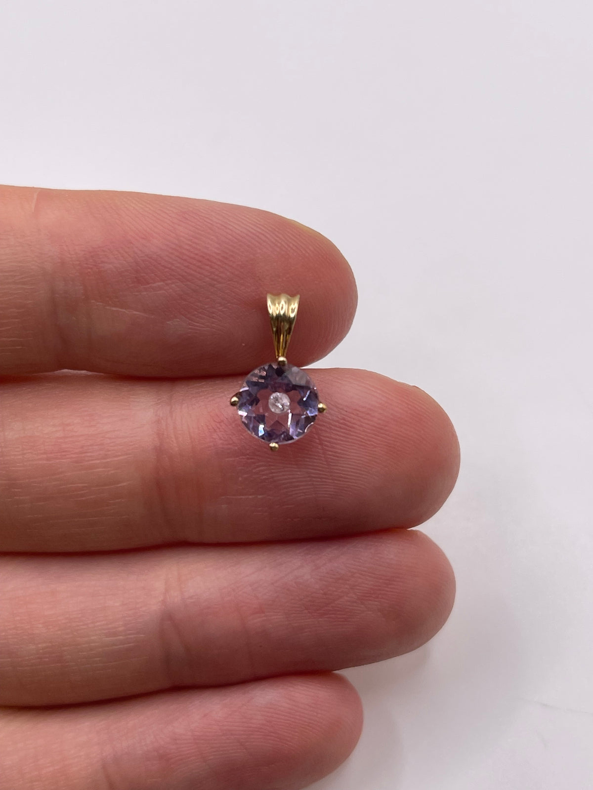 9ct gold amethyst and diamond pendant
