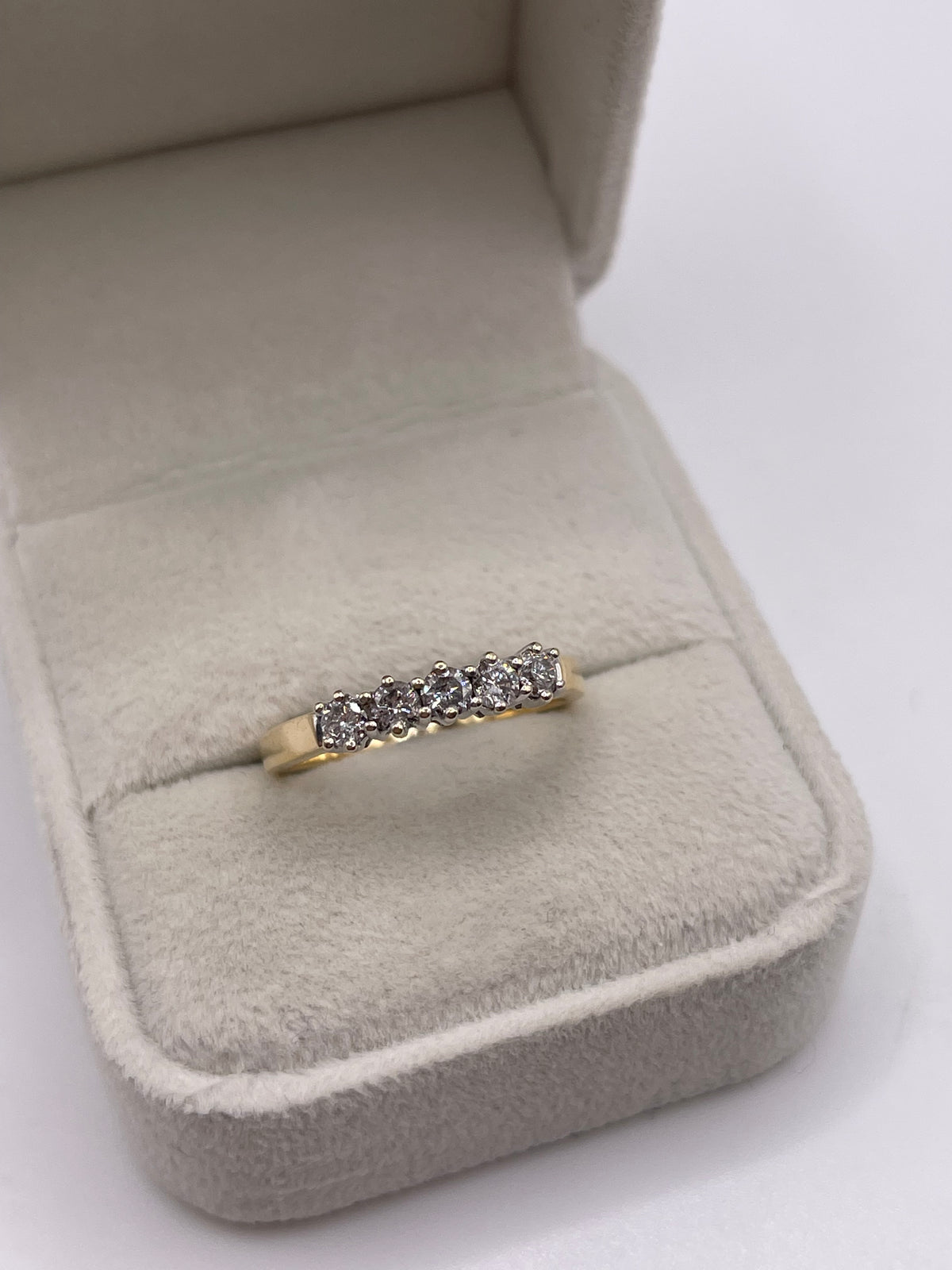 18ct gold diamond ring