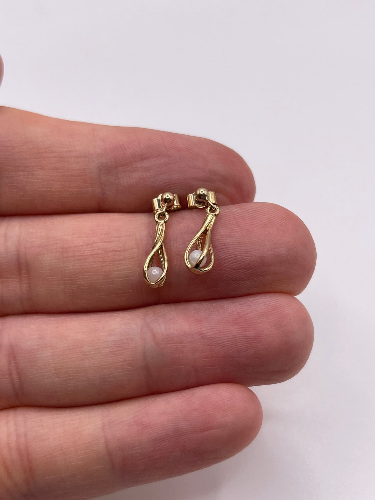 9ct gold pearl earrings