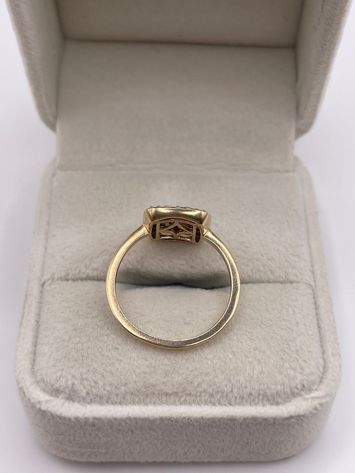 9ct gold diamond cluster ring