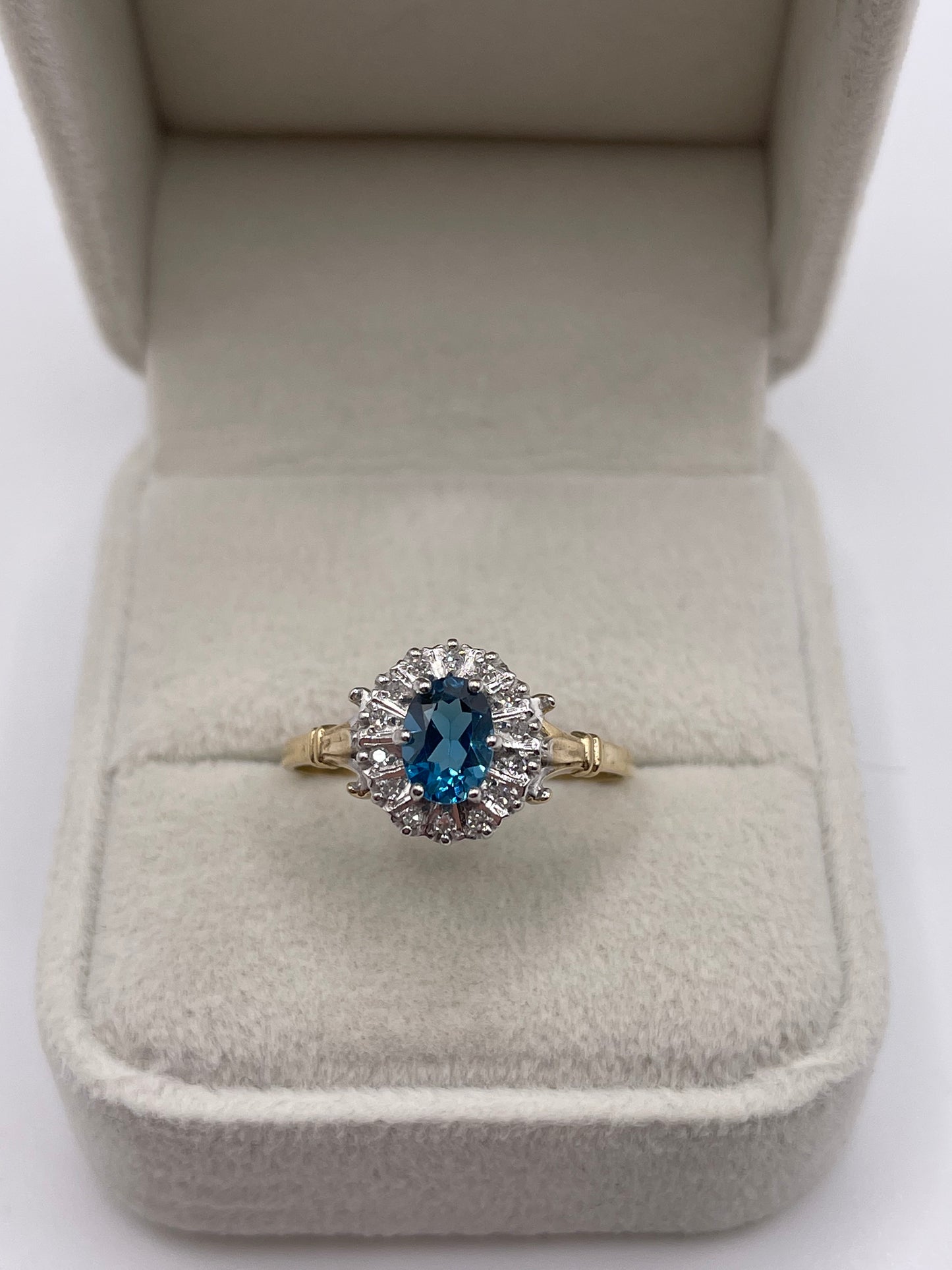 9ct gold topaz and diamond ring